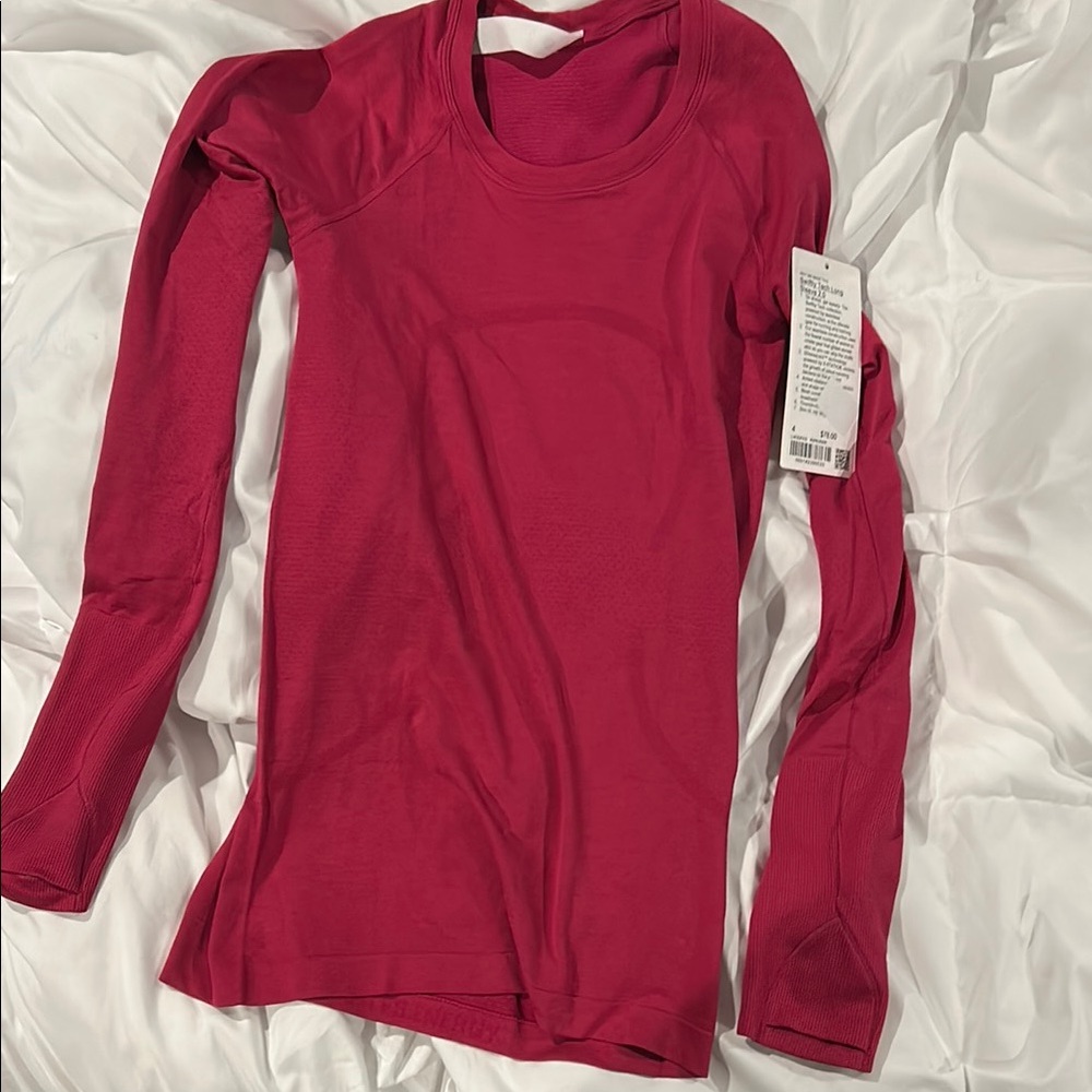 NWT Swiftly Tech Long-Sleeve Shirt 2.0Hip Length